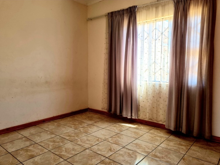 2 Bedroom Property for Sale in De Beers Northern Cape